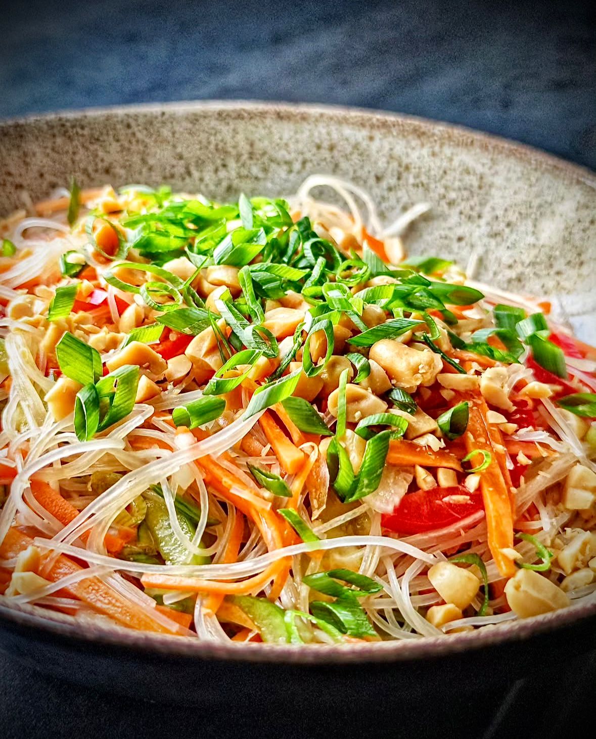 Asian noodle salad catering for private jets — Manchester Airport EGCC